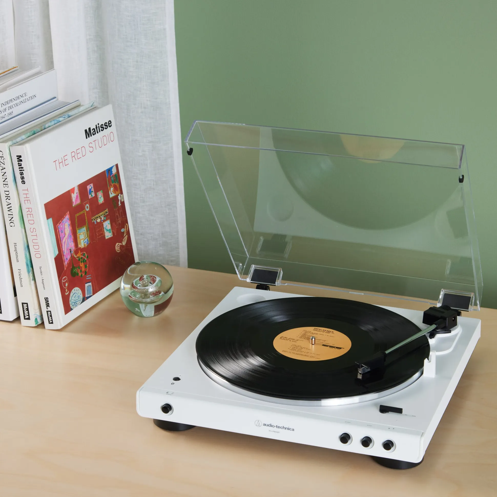 Audio-Technica AT-LP60XBT-WW Bluetooth Turntable