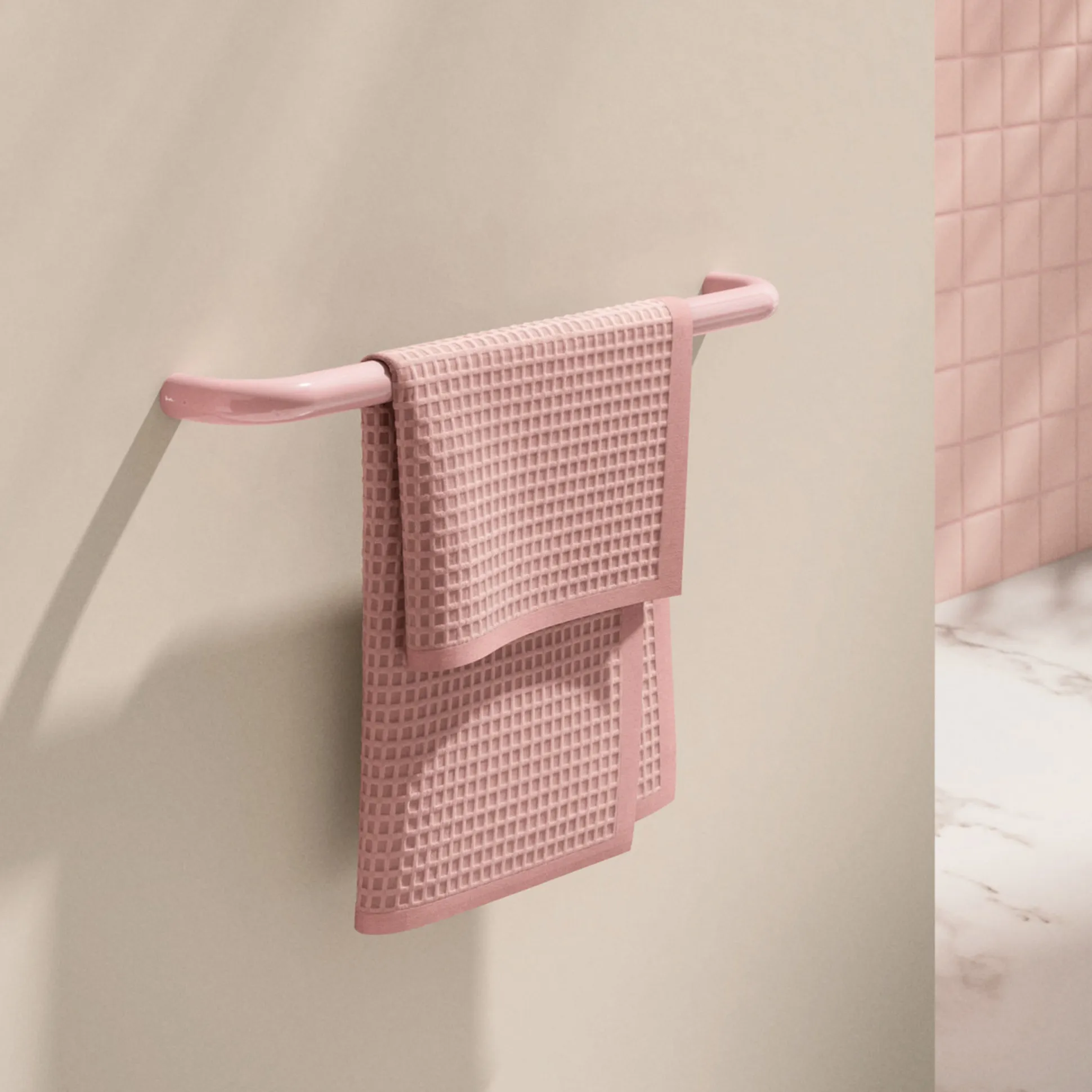 Barbie™ x Hewi Pink Towel Bar