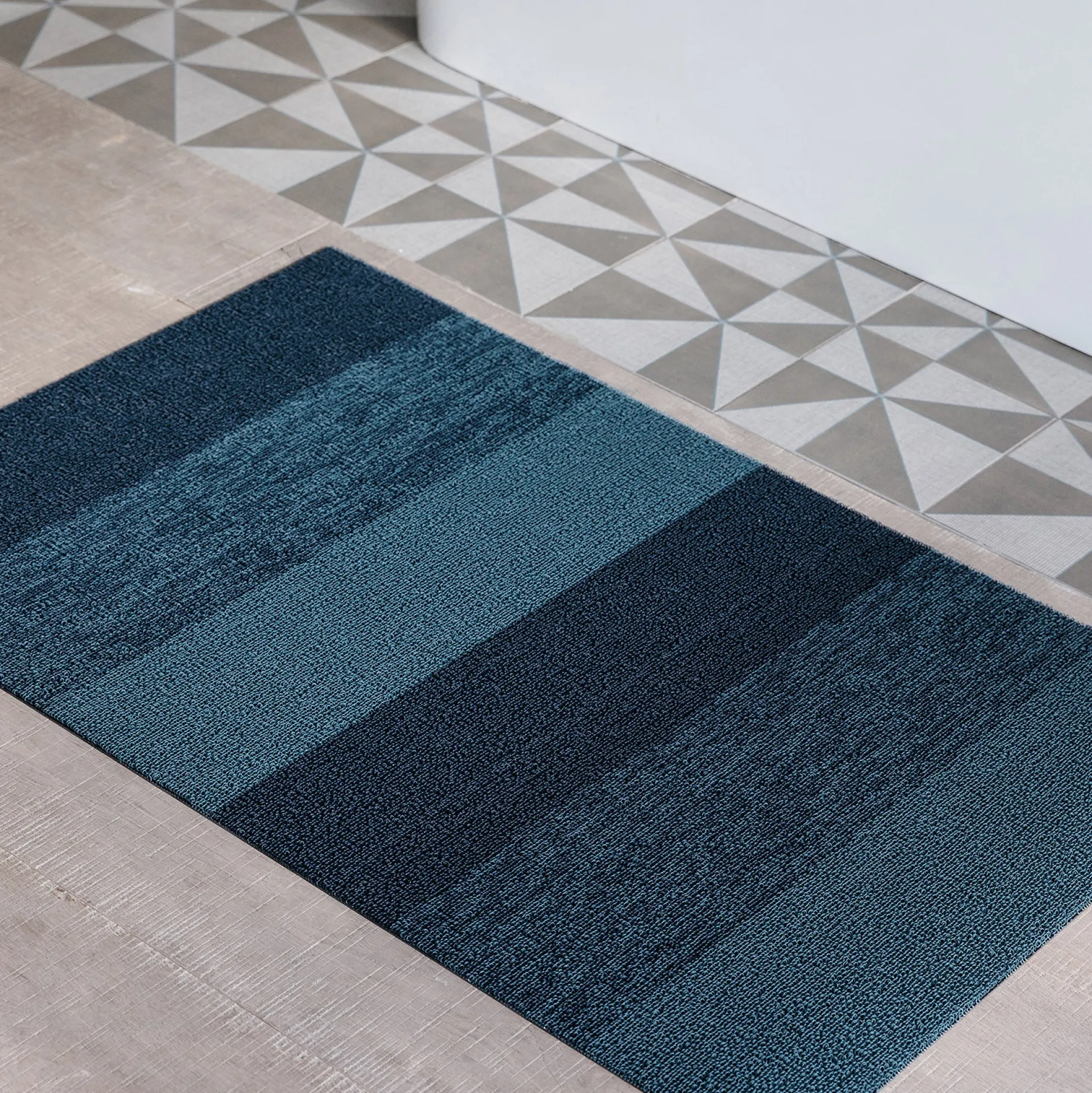 Chilewich Marbled Stripe Shag Floormat