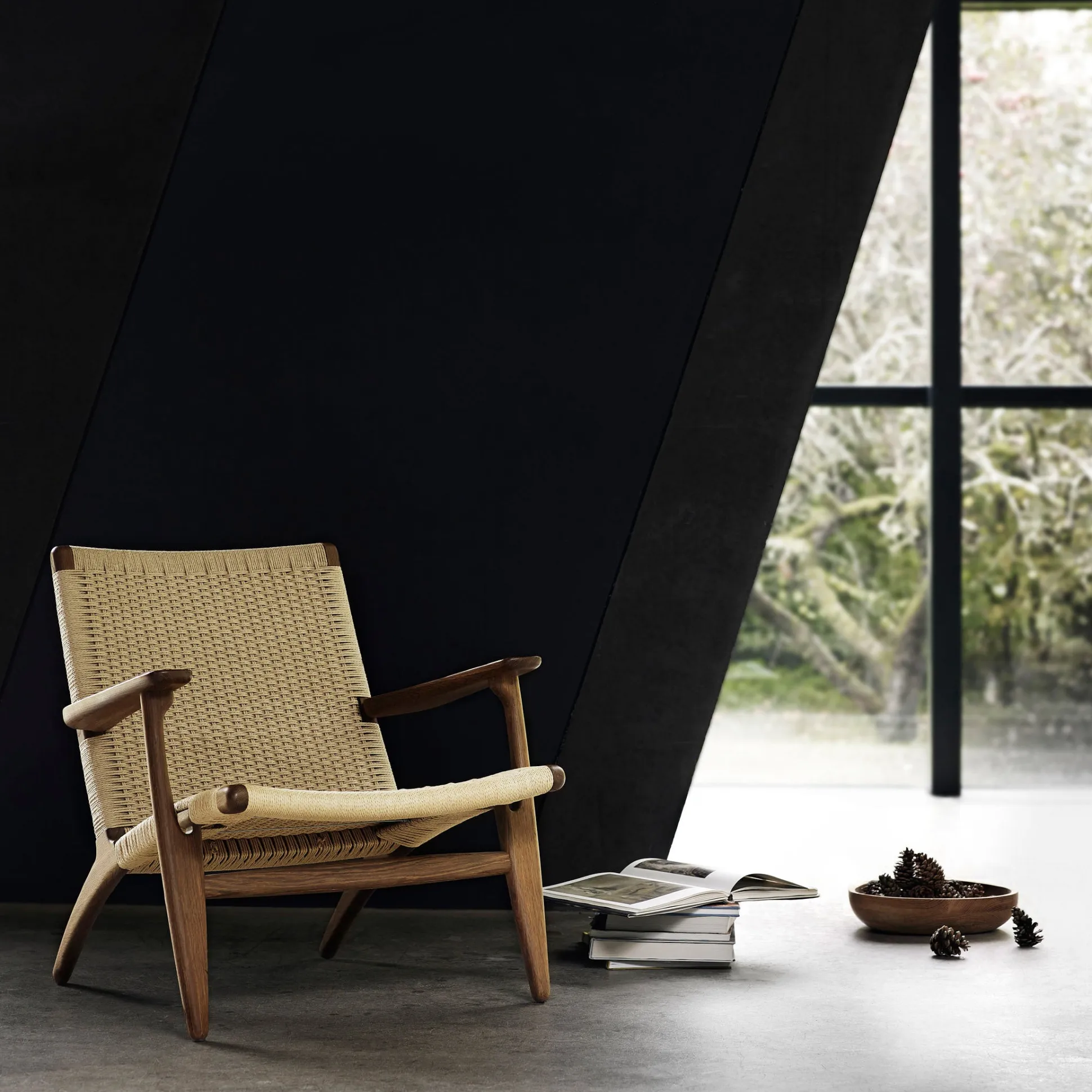 CH25 Lounge Chair