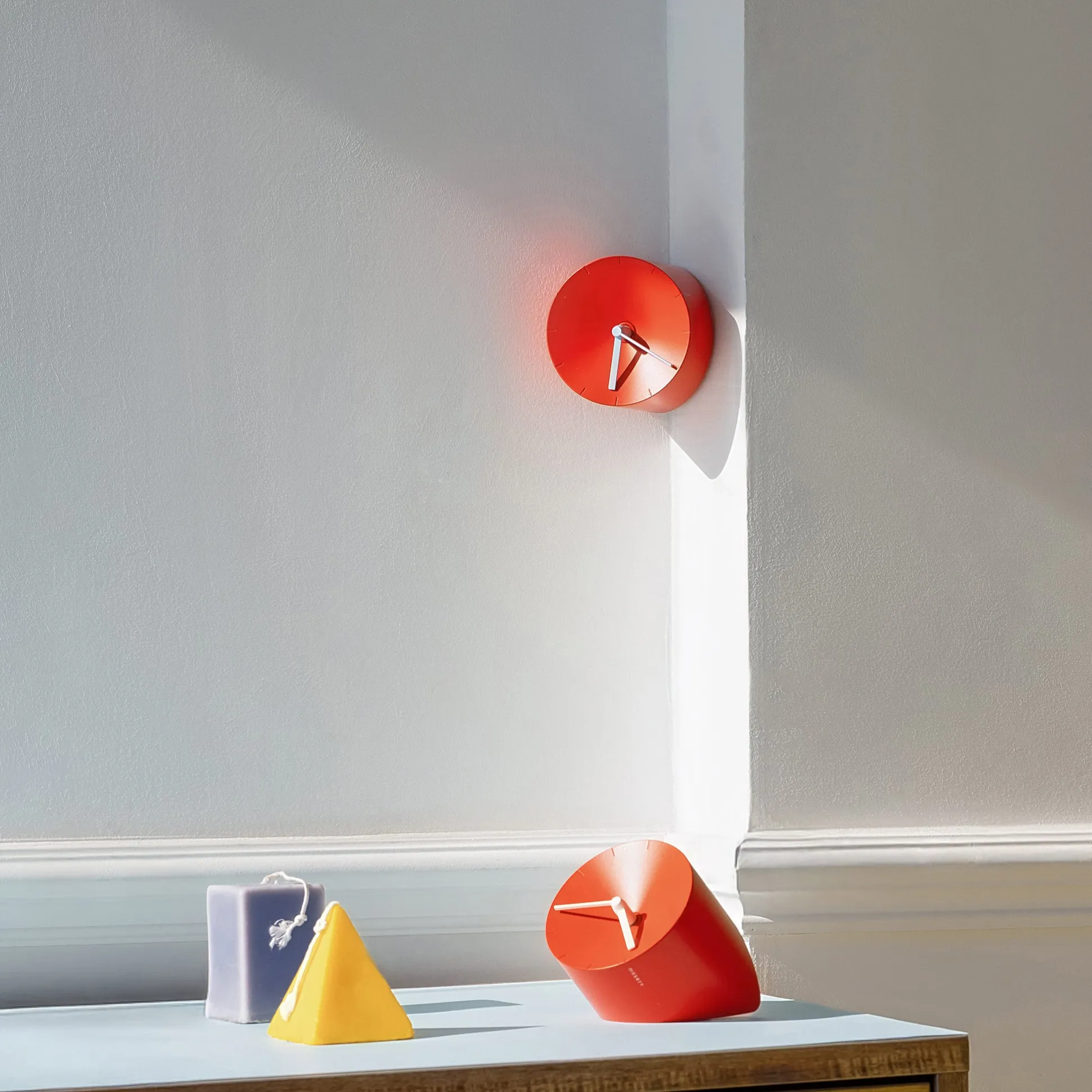 Corner Desk Clock