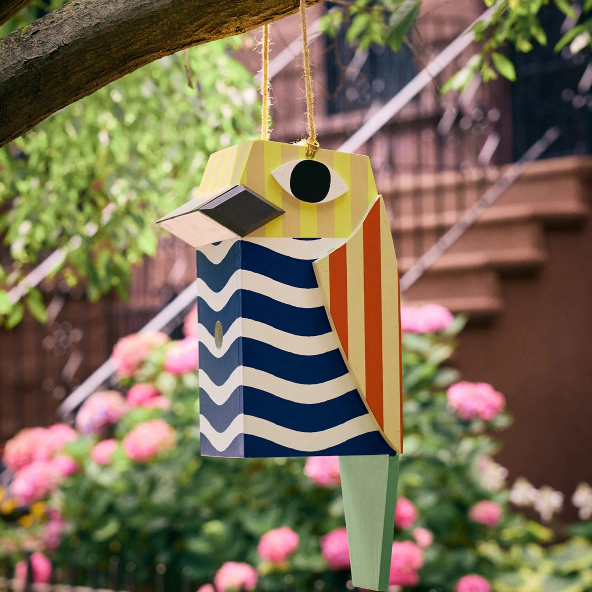 Dusen Dusen Bird House