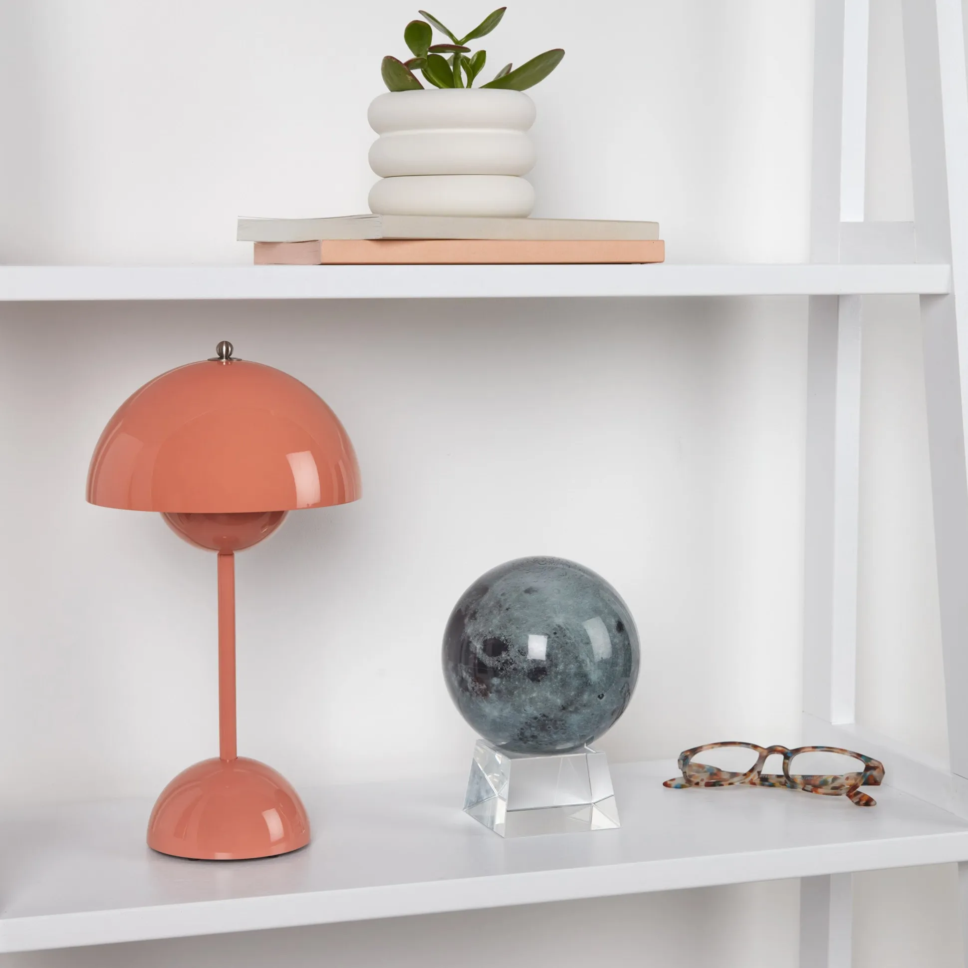 Flowerpot VP9 LED Portable Lamp
