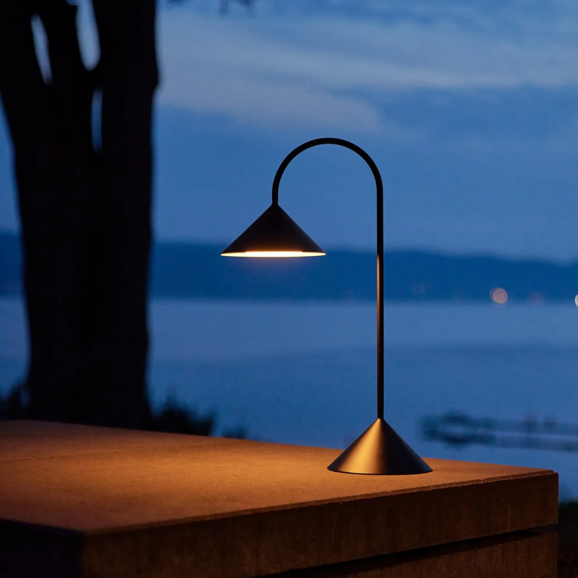 Grasp Portable Table Lamp