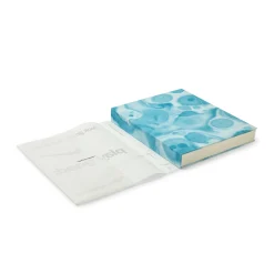 Look Good, Feel Good, Play Good: Nike Apparel - Hardcover Book