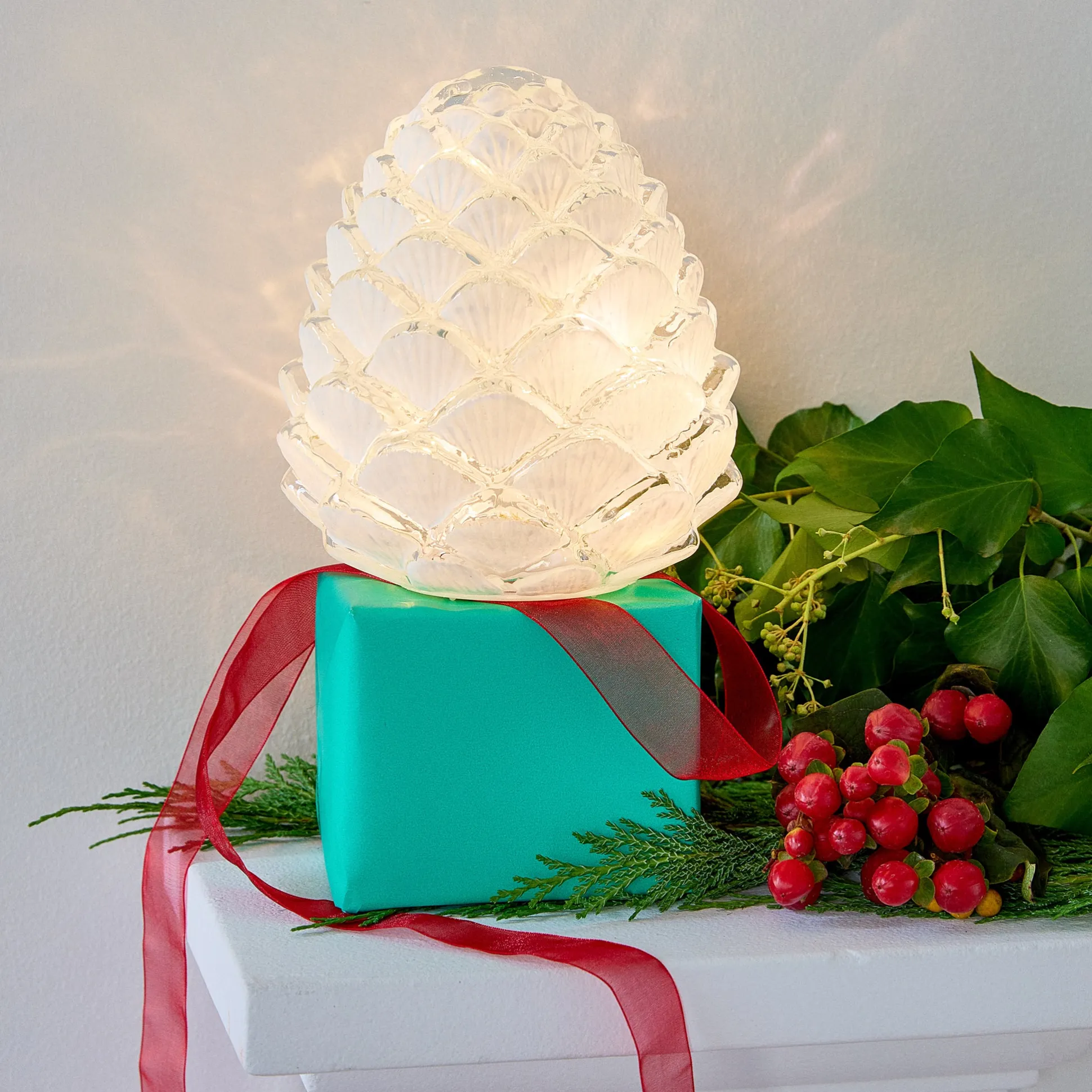 MoMA LED Pine Cone Light