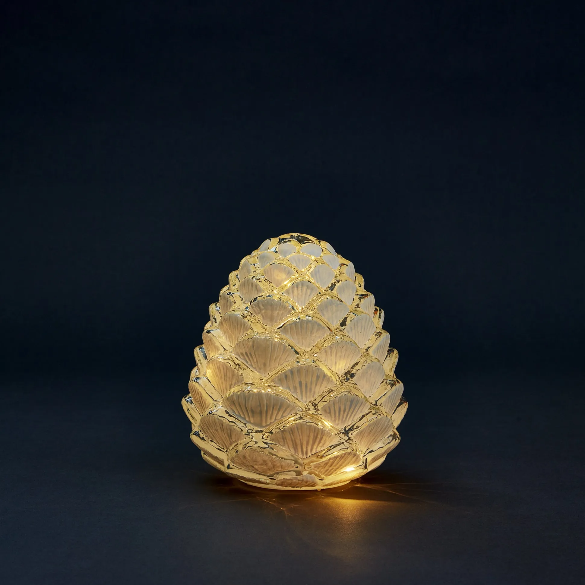 MoMA LED Pine Cone Light