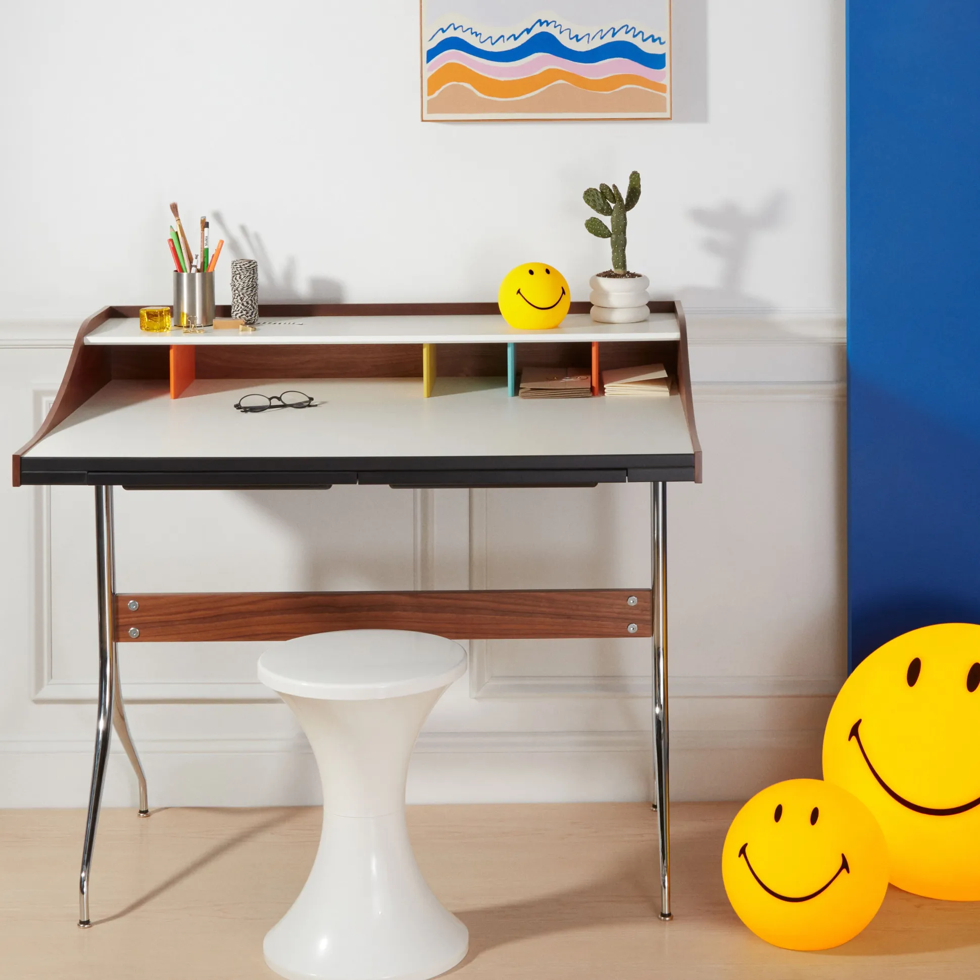 Nelson™ Swag Leg Desk from Herman Miller