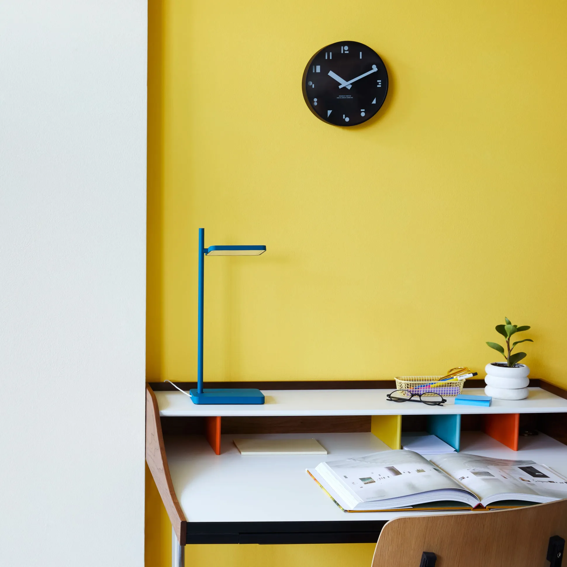 Nelson™ Swag Leg Desk from Herman Miller