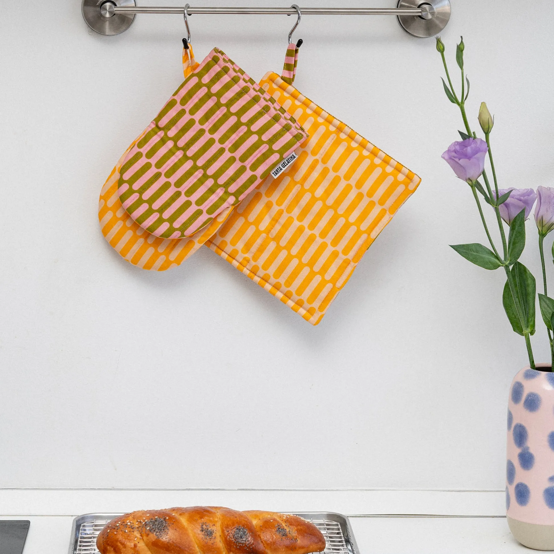 Reversible Pattern Oven Mitt & Potholder - Set of 2