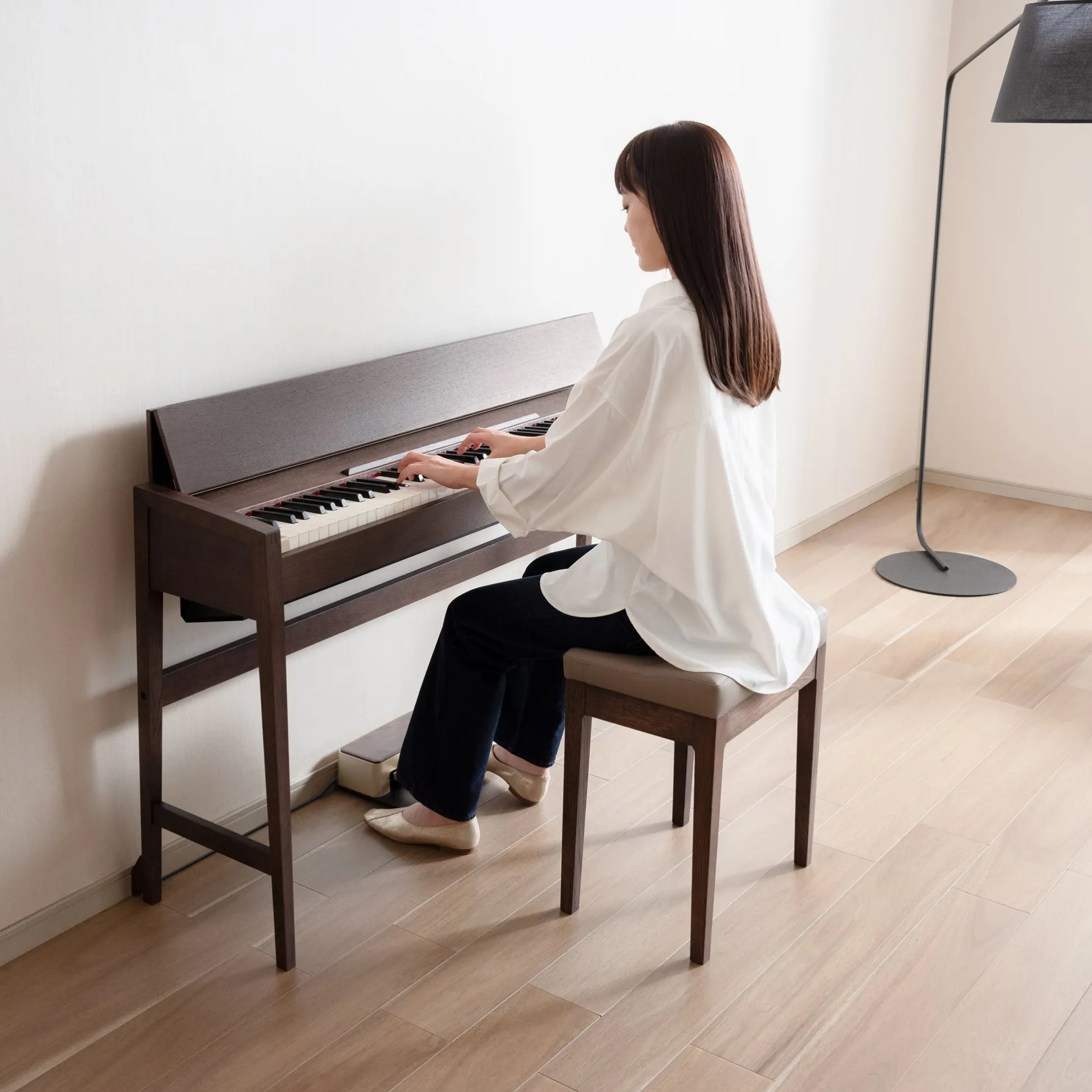 Roland Kiyola Piano KF-25 in Smoked Oak