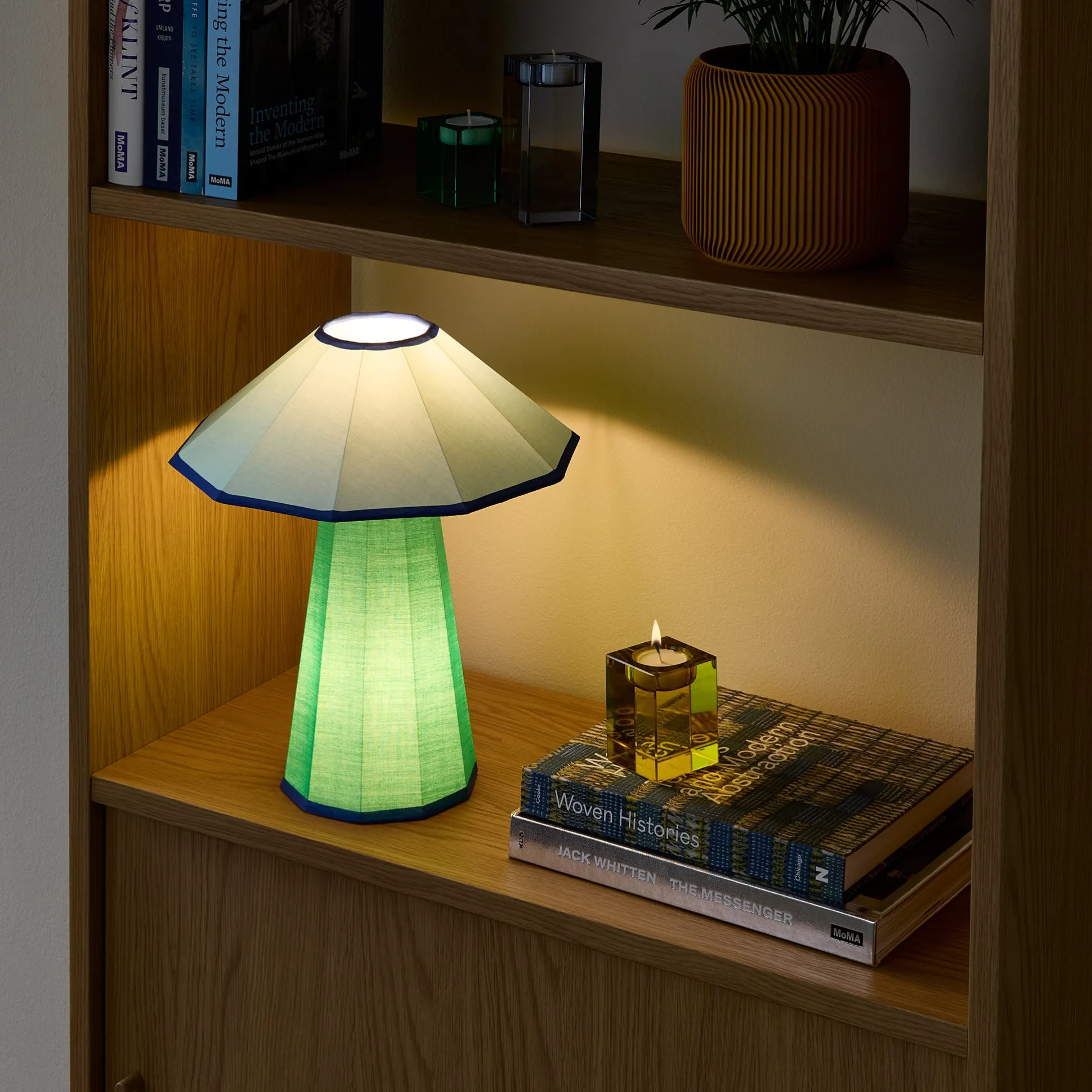 Trimme Table Lamp